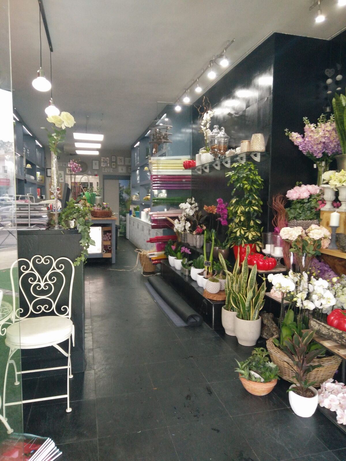Inside the Holland Flowers shop in Marbella